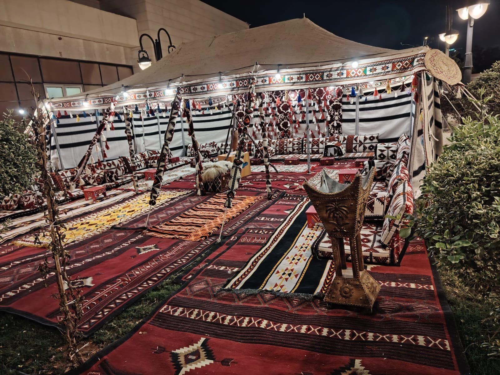 مؤسسة قمة الجزيرة للحفلات
